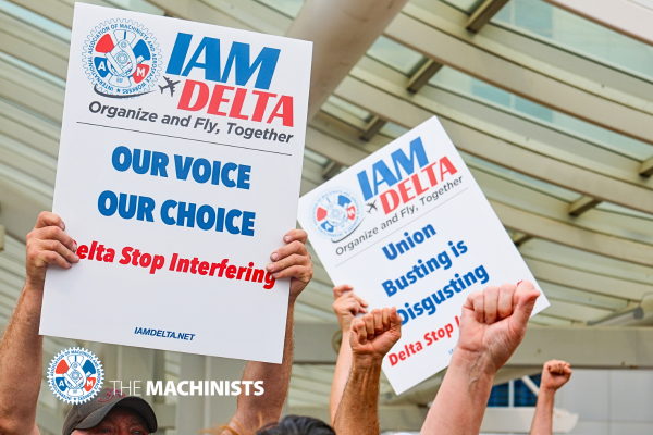 Congress Urges Delta Air Lines to Stop Union Busting Campaign